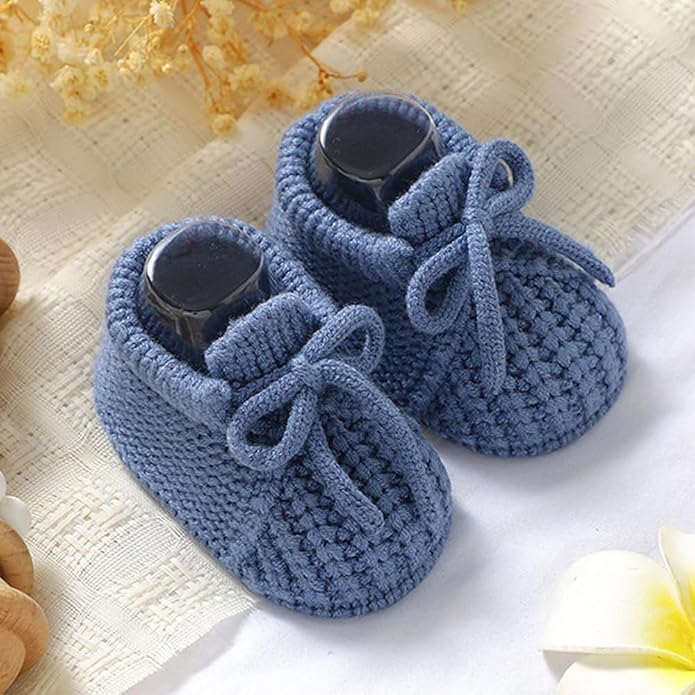 Newborn Shoes, Baby Girls Boys Hand Knit Booties, Photography Props, Photoshoot - Image 2