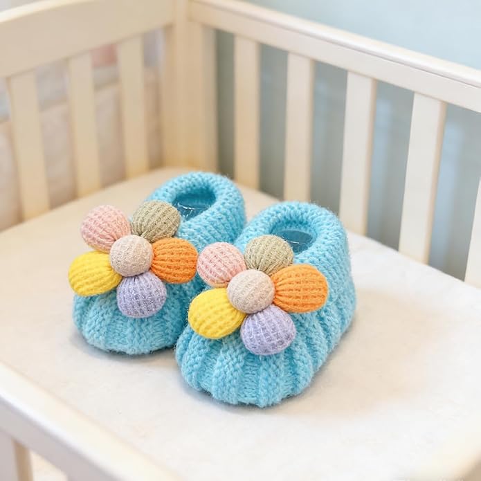 Newborn Shoes, Baby Girls Boys Hand Knit Booties, Photography Props, Photoshoot - Image 6