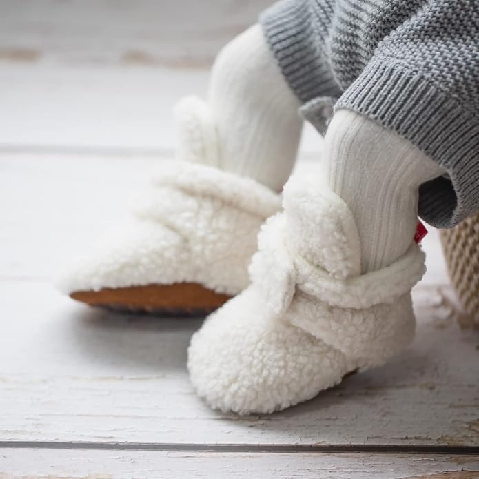 Babelvit Newborn Baby Boy Girl Soft Fleece Booties Stay On Infant Slippers - Image 2