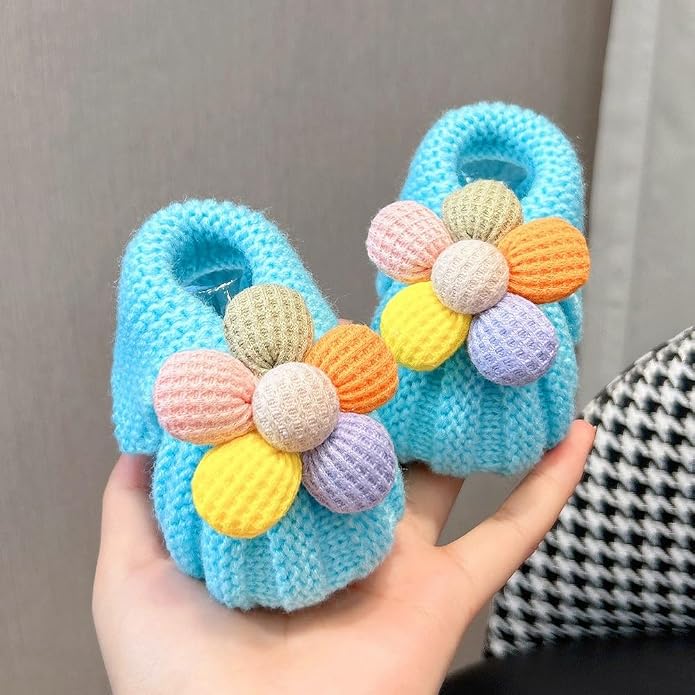 Newborn Shoes, Baby Girls Boys Hand Knit Booties, Photography Props, Photoshoot - Image 3