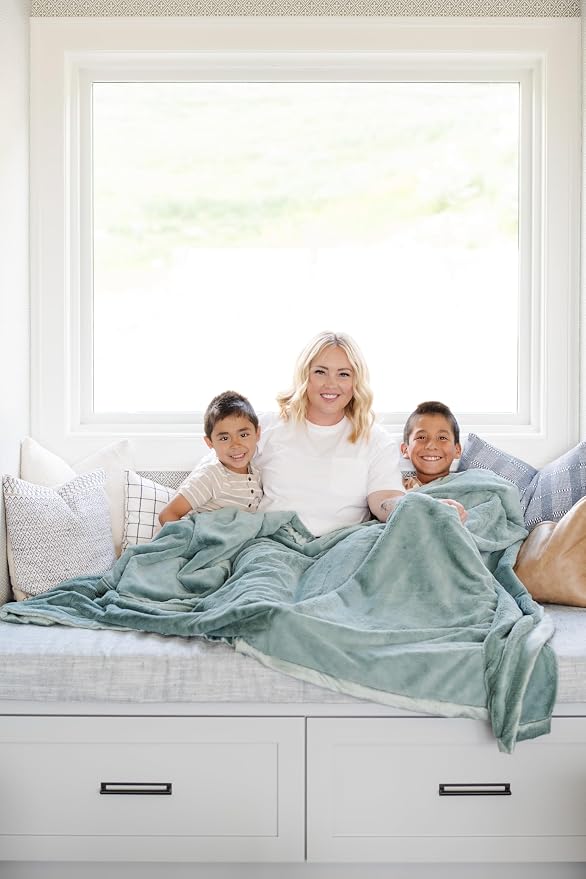 SARANONI Oversized Luxury Blanket | Breathable Super Soft, Plush Comfy Blankets - Image 9