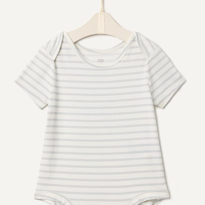 Amazon Essentials x Sofia Grainge Unisex Babies' Short Sleeve Crewneck Bodysuit - Image 4
