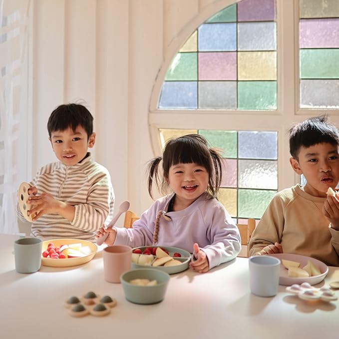 mushie Round Dinnerware Plates for Kids | Made in Denmark, Set of 2 (Soft Lilac)