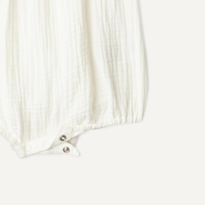 Amazon Essentials x Sofia Grainge Baby Girls' Cotton Gauze Sleeveless Romper - Image 3