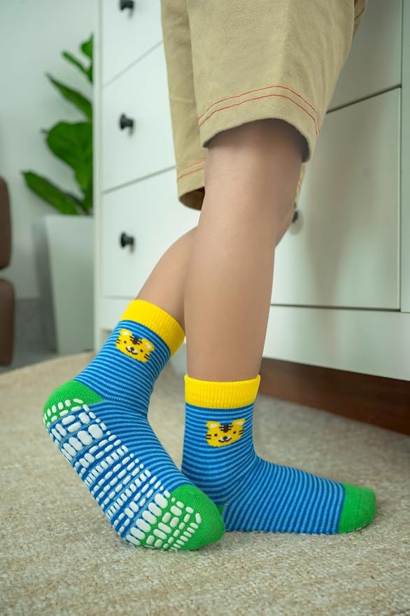RATIVE Non Skid Anti Slip Crew Socks - Image 3