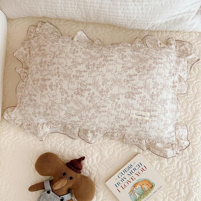 AOJIM Cute Muslin Kids Pillowcase with Forest Themed Pattern, Super Soft Cotton Crib Nursery Pillowcase 1PC for Boys Girls, Ruffled Edges Toddler Bedding for Room Decor, Machine Washable, 26x20 Inches