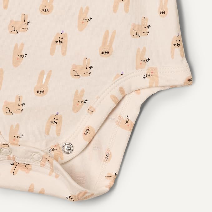 Amazon Essentials x Sofia Grainge Unisex Babies' Side Snap Short Sleeve Bodysuit - Image 3
