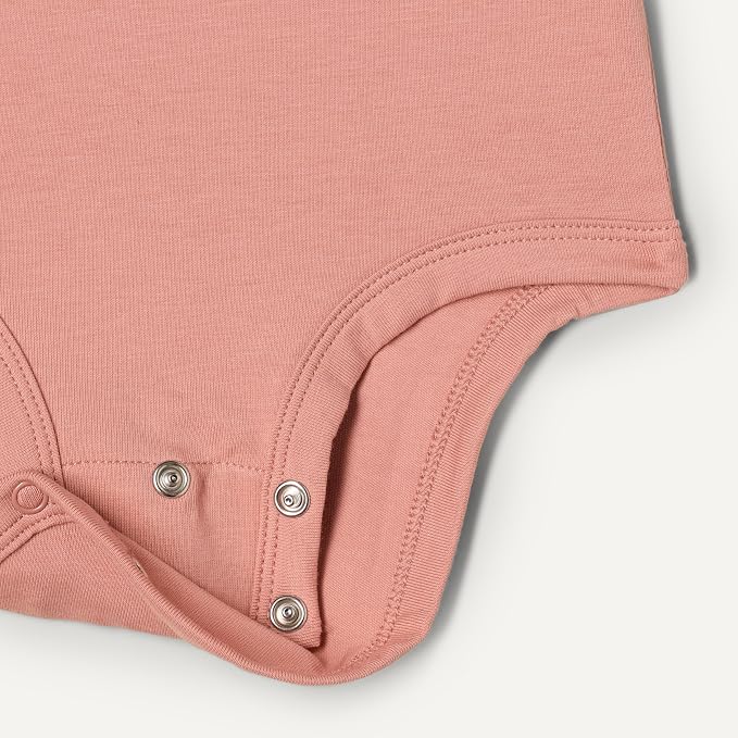 Amazon Essentials x Sofia Grainge Unisex Babies' Short Sleeve Crewneck Bodysuit - Image 3