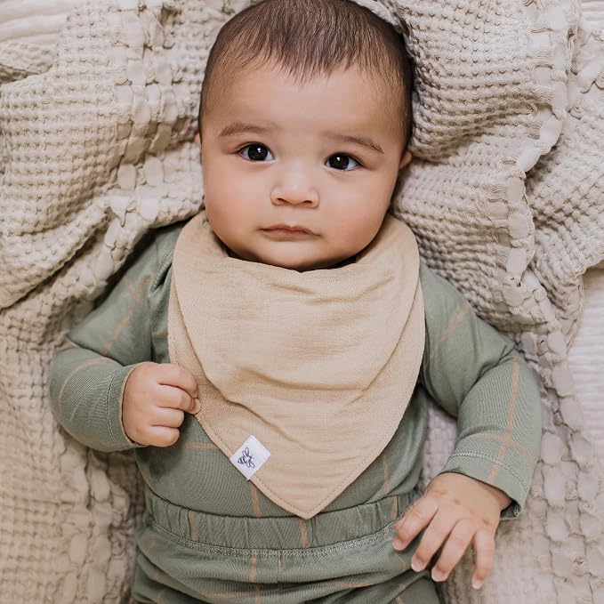 Burt's Bees Baby Bandana Bib Set - Image 4